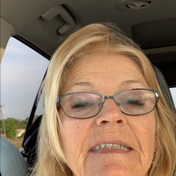 Meet your Posher, Carolyn - Picture 1 of 1